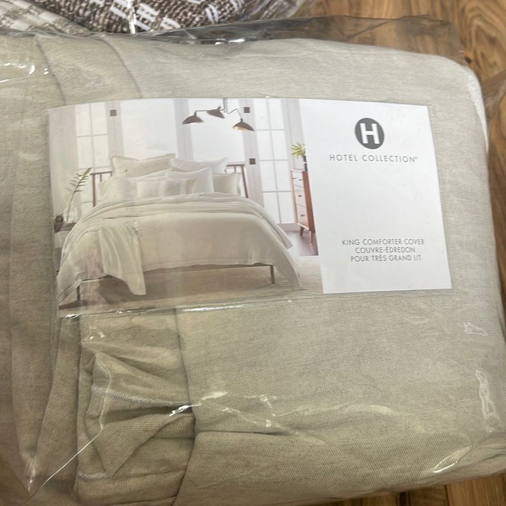 Hotel Collection
Linen Blend Duvet Cover. King . - Picture 5 of 6